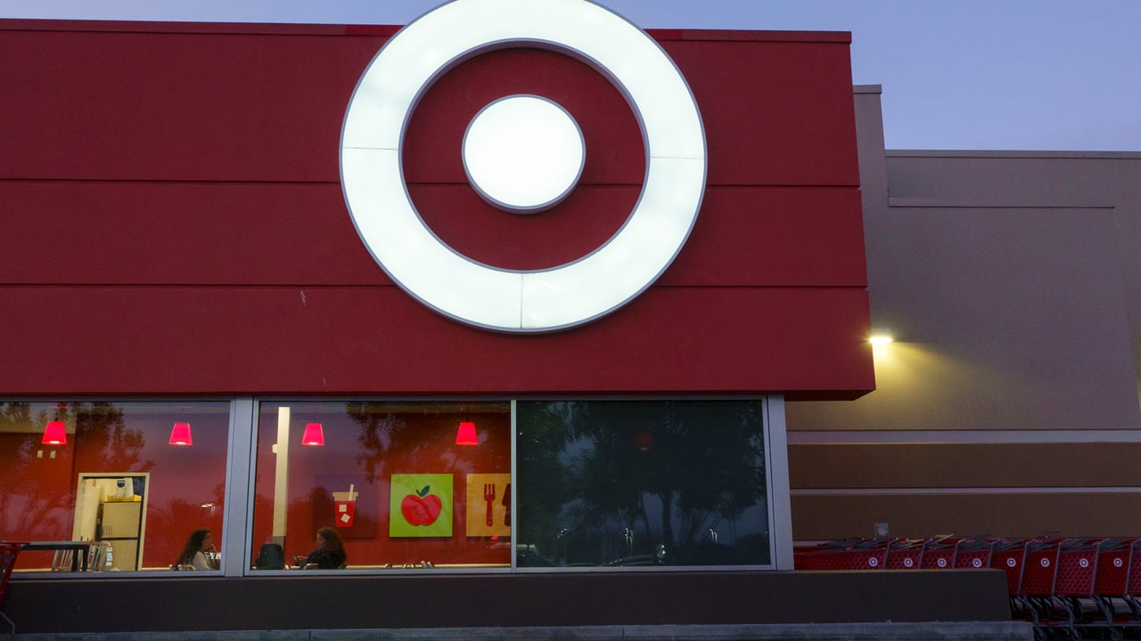Target Q1 2026 earnings beat: sales surge, outlook raised